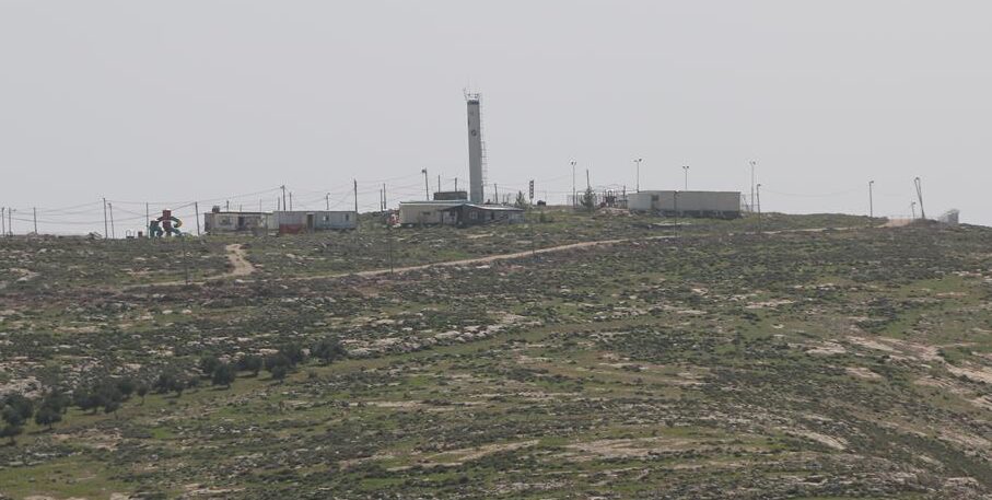 مستوطنون يقيمون بؤرة استيطانية جديدة شرق بيت لحم