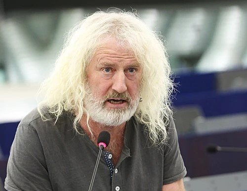 سياسي إيرلندي يطالب بمحاسبة “مجرم الحرب” نتنياهو