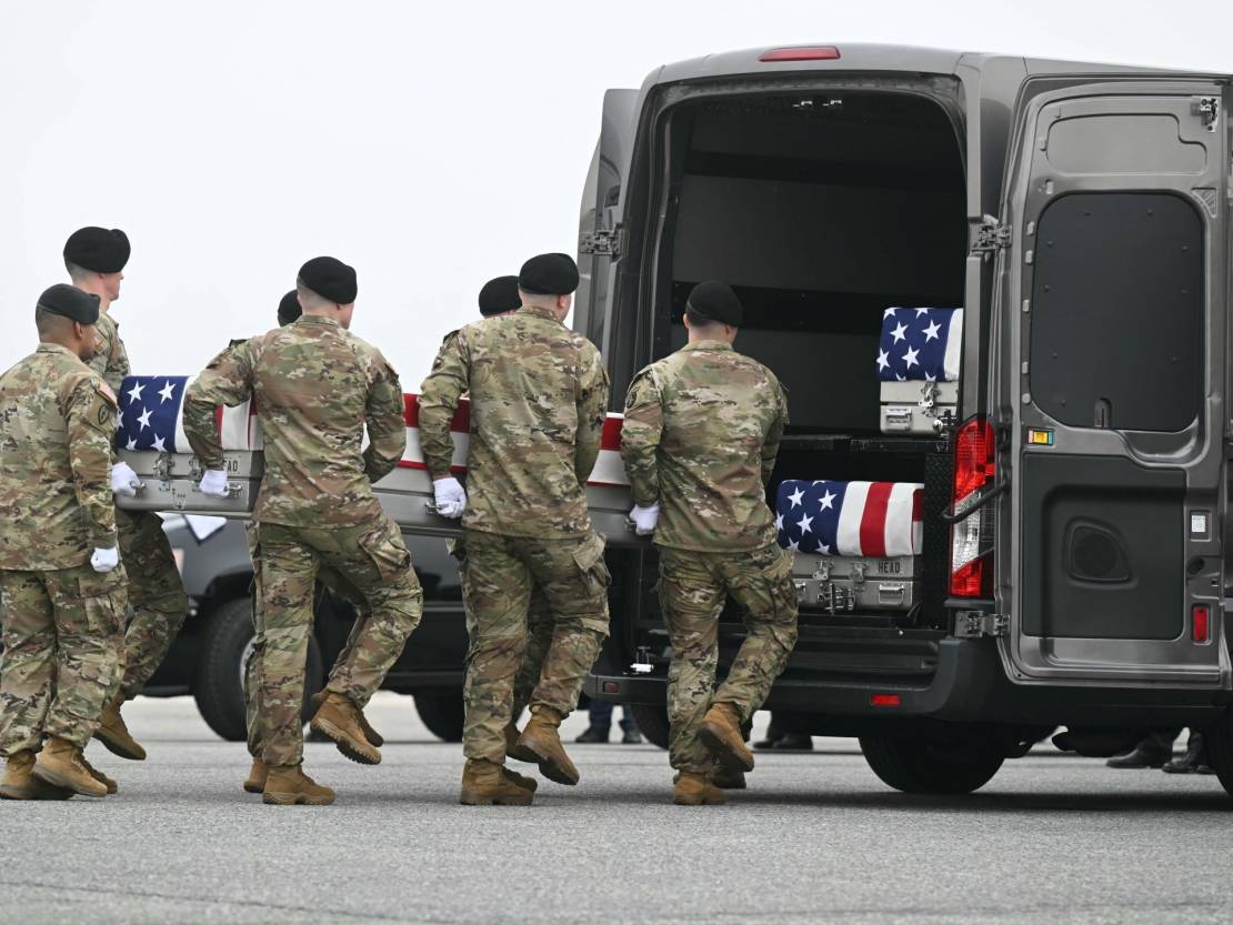 مقتل أربعة جنود أمريكيين بتحطم طائرة في العراق